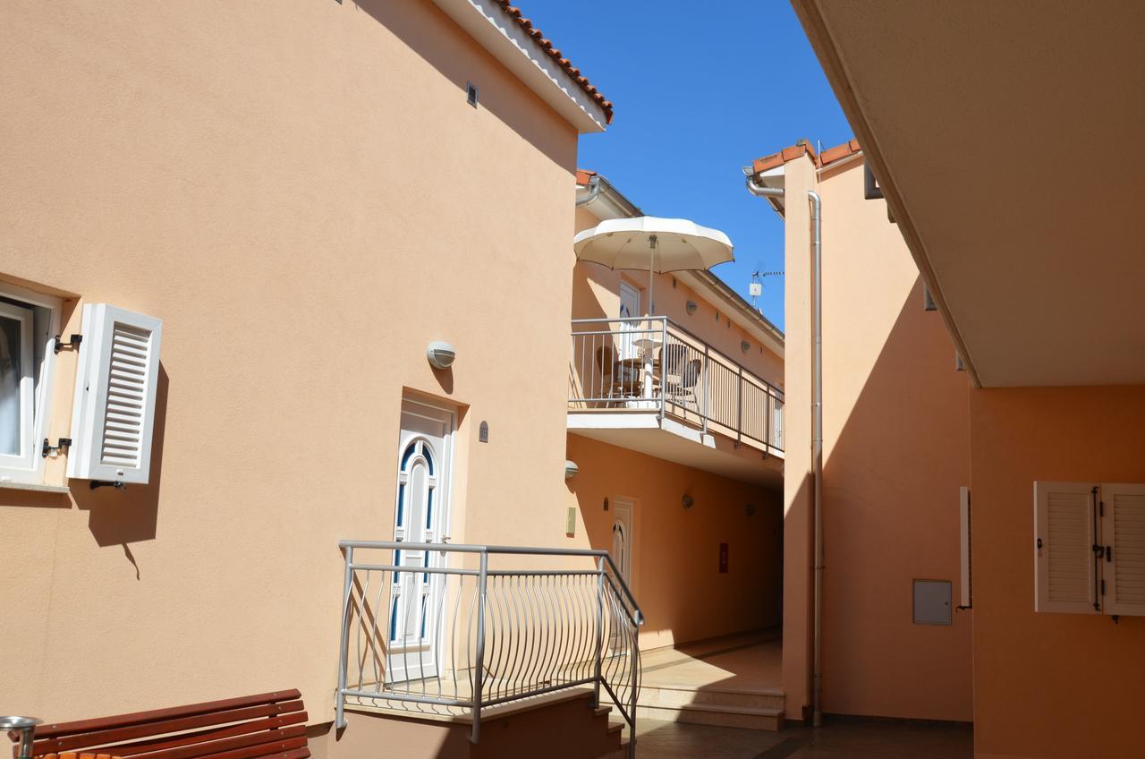 Apartments Materada Residence بوريتش المظهر الخارجي الصورة